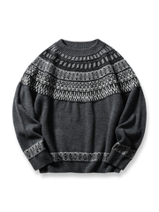 製品画像: クラシックなフィッシャーマンニットセーター、北欧風の幾何学模様とモヘア混紡素材を使用したデザイン。ゆったりとしたシルエットとリブ編みの袖口、裾が特徴で、暖かさと快適さを提供。冬のカジュアルスタイルに最適なアイテム。
詳細画像: フィッシャーマンニットセーターの北欧風幾何学模様とモヘア混紡素材の質感。クルーネックデザインとリブ編み仕上げのディテールが際立ち、保温性と耐久性を強化。柔らかく肌に優しい着心地。
