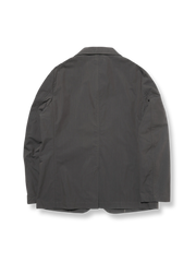 塩縮加工の軽量サマージャケットの正面展示