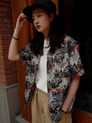 モデルが着用している浮世絵テンセルハワイアンシャツの展示画像