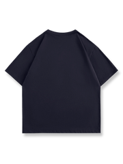 グレー、ブラウン、ダークブルーの3色展示のメンズポケット刺繍クルーネックルーズフィット半袖Tシャツ