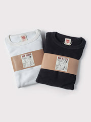 クラシックなワッフル格子模様の長袖Tシャツ、厚手のコットン生地使用、シンプルなクルーネックデザイン。