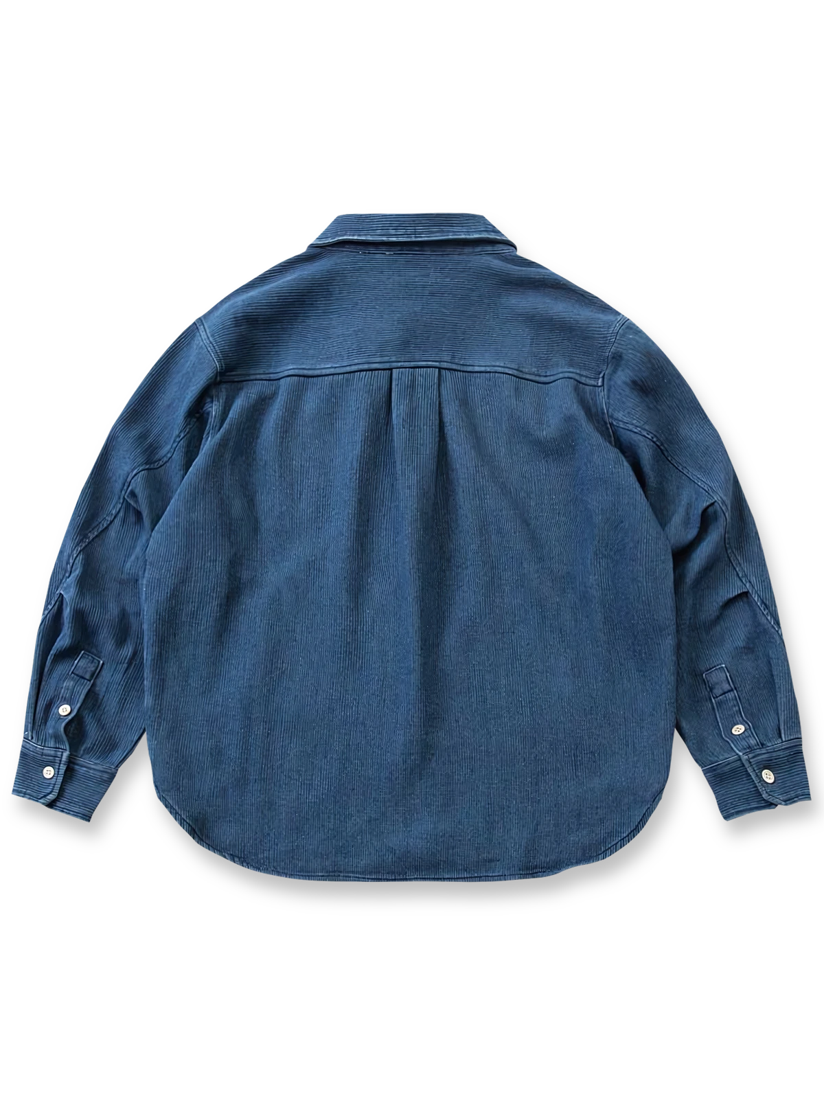製品画像:
「ヴィンテージスタイルのラウンドポケット デニムシャツ全体展示。シンプルでクラシックなデザインが特徴の高品質デニム素材のシャツ。」
詳細画像:
「胸元ポケットとラウンドポケットのディテール特写。実用性とデザイン性を兼ね備えたポケットの仕上げがヴィンテージ感を引き立てます。」