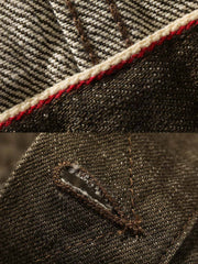 ジグザグ切り替えデザインとラッキーホースシュー刺繍のディテール