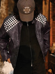 ショートPUレザージャケットを着用したレーシングスタイルのコーディネート例