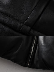 製品画像: PUレザー製ボンバージャケットの正面展示
詳細画像: PUレザーとYKKジップのディテールクローズアップ