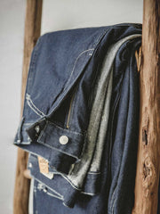 詳細画像:デニムパンツのポケットパッチディテール