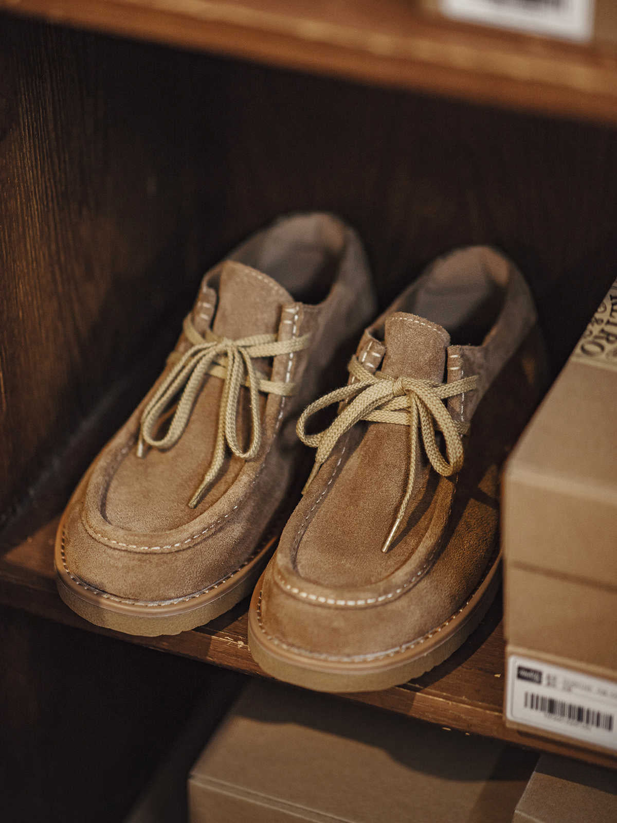 MOC-TOEデザインのトゥとラバー製アウトソールの詳細画像