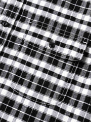 軽い起毛加工生地とクラシックなポケットデザインのディテール画像