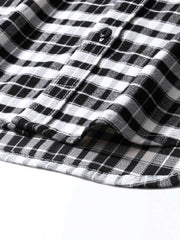 軽い起毛加工生地とクラシックなポケットデザインのディテール画像