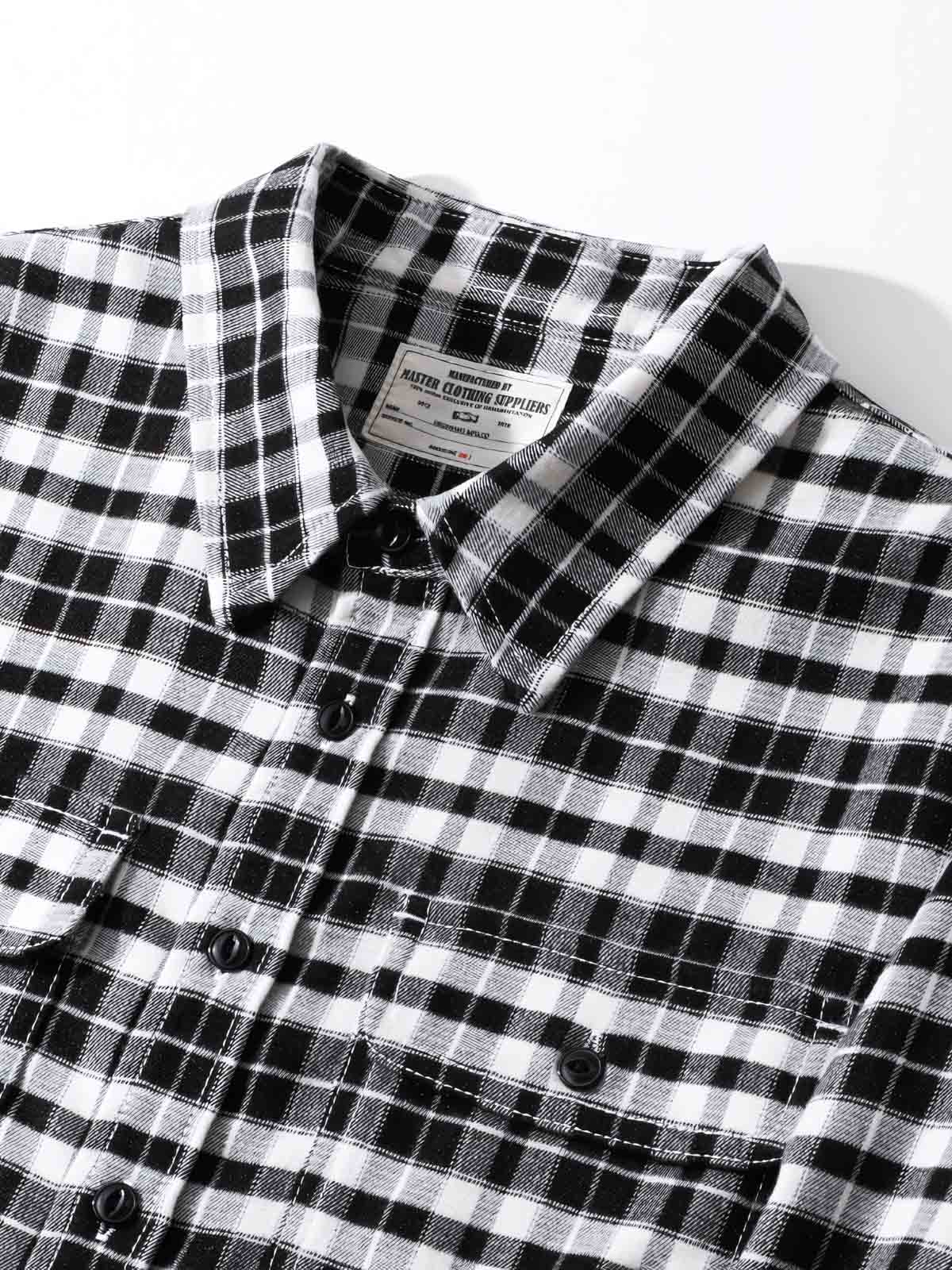 軽い起毛加工生地とクラシックなポケットデザインのディテール画像