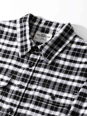 軽い起毛加工生地とクラシックなポケットデザインのディテール画像