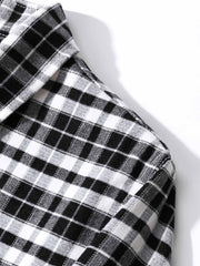 軽い起毛加工生地とクラシックなポケットデザインのディテール画像