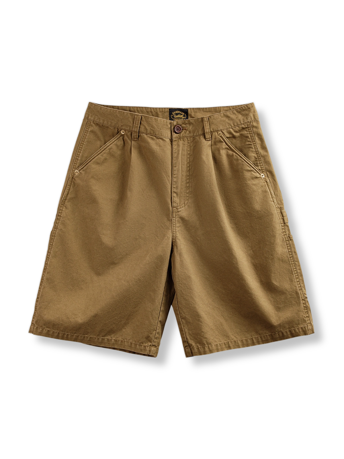 ヴィンテージ加工が施されたログマン・マルチポケットショーツの正面ビュー。純棉素材で作られ、直筒カットとサイドバックのツールポケットが特徴。