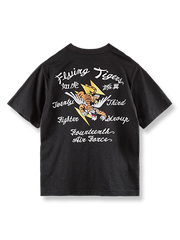 アメリカンヴィンテージ飛虎刺繍Tシャツの全体表示Tシャツ背面の重厚な刺繍デザインのクローズアップ