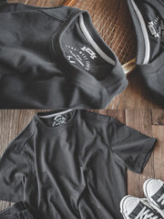 詳細画像:クルーネックリブデザインのディテール