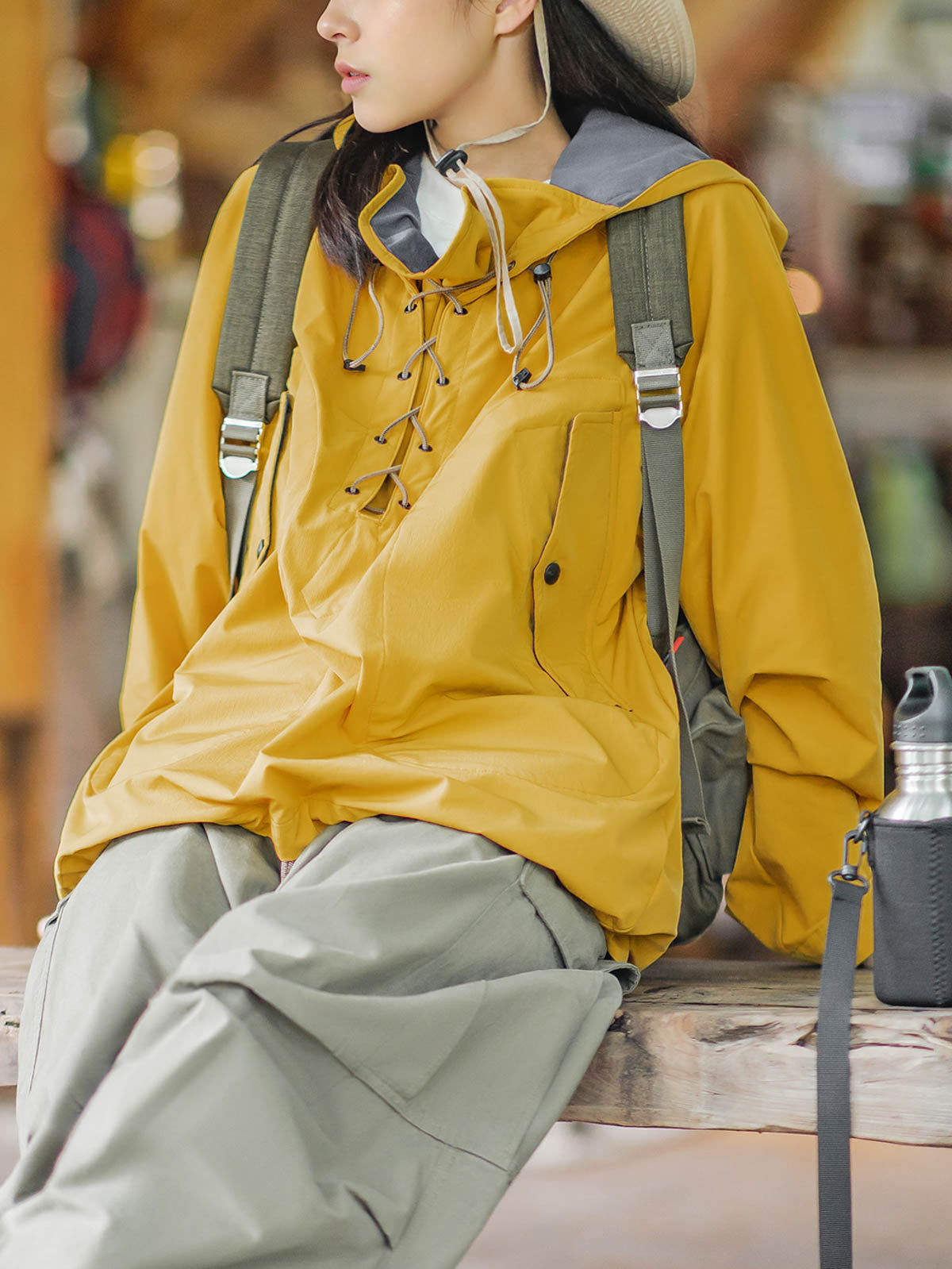 - モデル画像:モデルが着用した美式カジュアルフーデッドジャケットのコーディネート