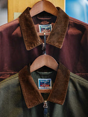 製品画像: デトロイトスタイルのコーデュロイ襟付きハンティングジャケットの平置き写真
詳細画像: コーデュロイ襟とサンダーバードレザーパッチのディテール