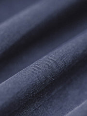 ショーツのドローコード付きウエストとスラッシュポケットのクローズアップ