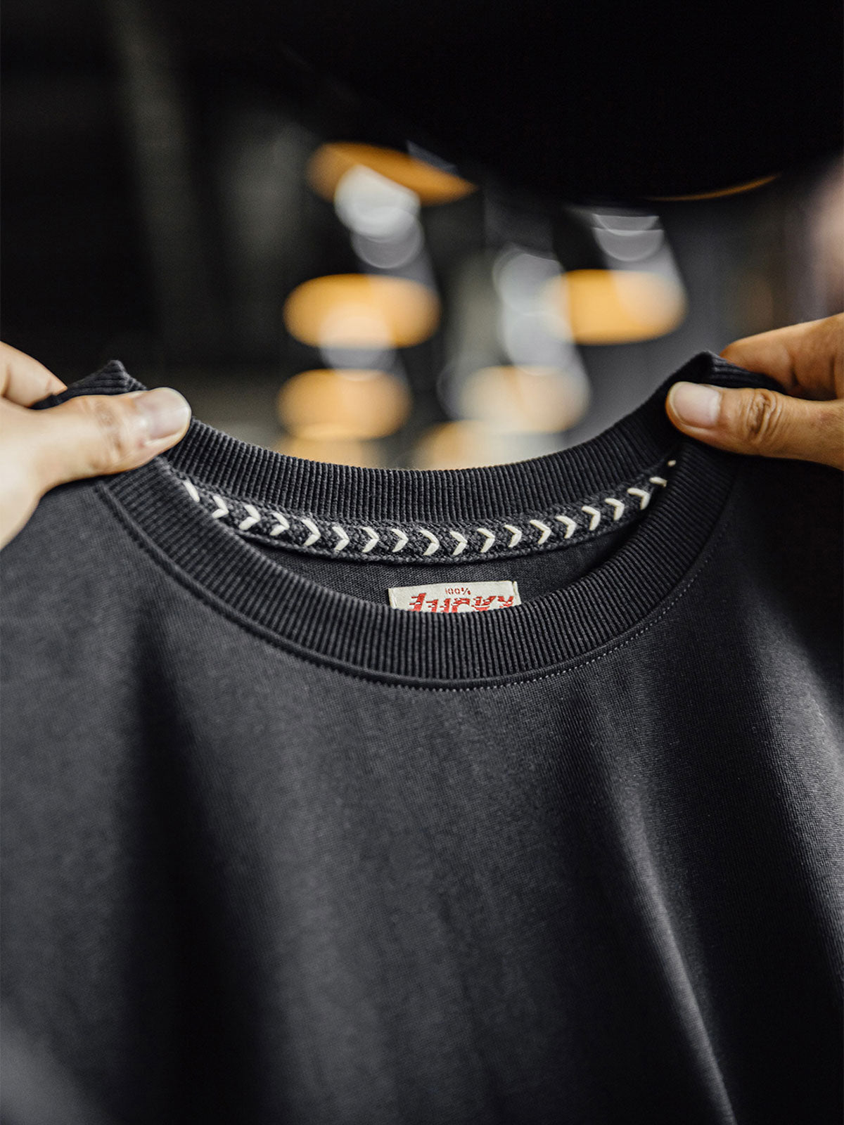 Tシャツの昇り龍刺繍のディテール