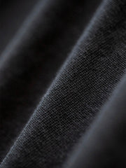 Tシャツの昇り龍刺繍のディテール