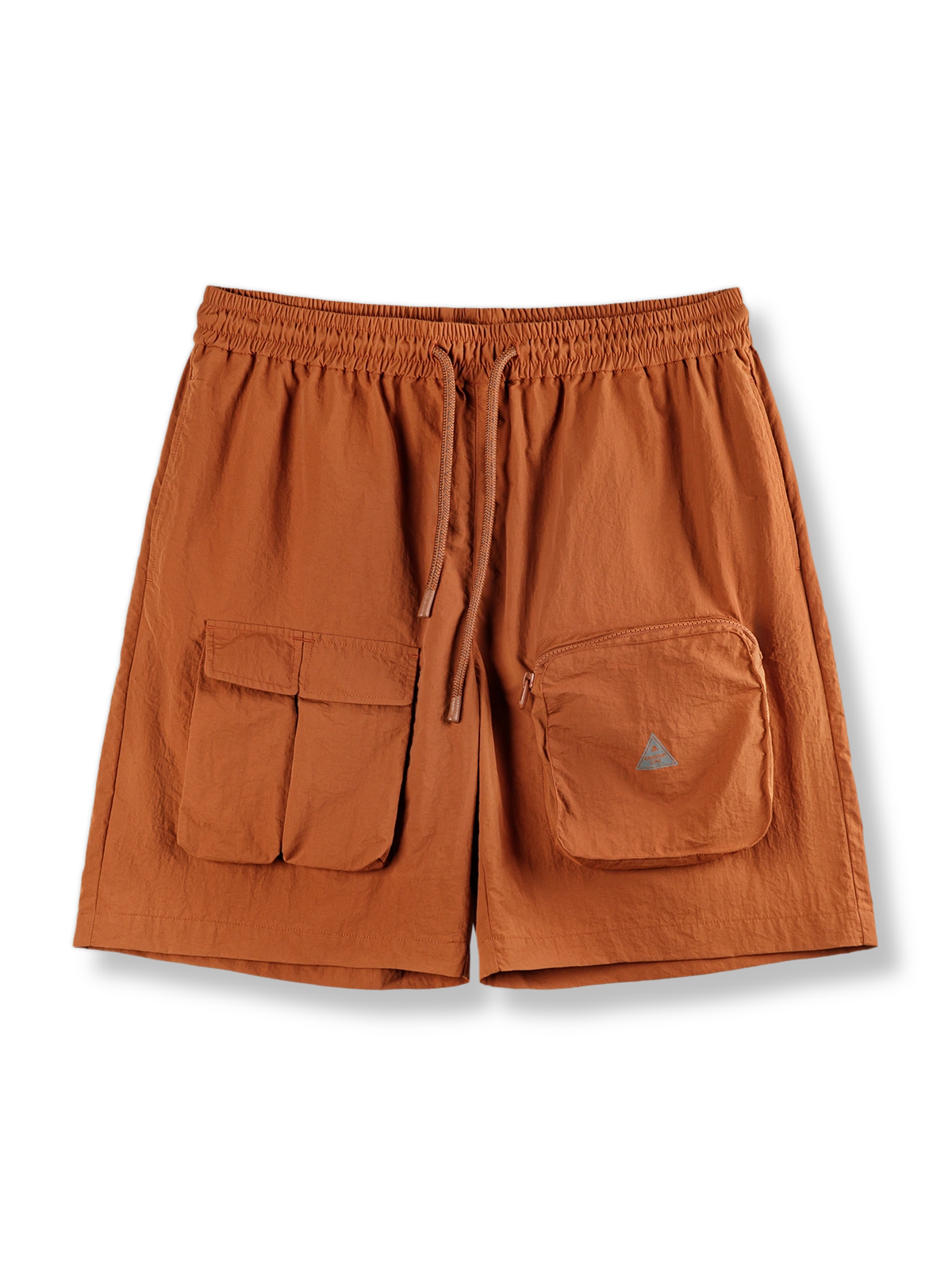 多機能ポケットショーツの正面全体図、5つの機能的なポケットを展示