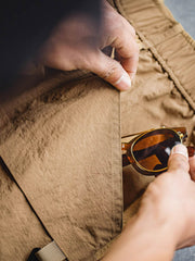 大きめポケットと防水素材の詳細図