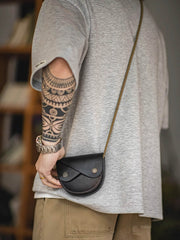 ダブルフラップ 植物タンニン 鞣し革 サドル バッグ