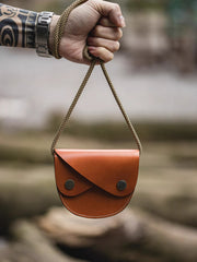 ダブルフラップ 植物タンニン 鞣し革 サドル バッグ