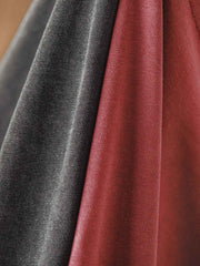 タンクトップのノースリーブカットとヴィンテージ加工のディテール