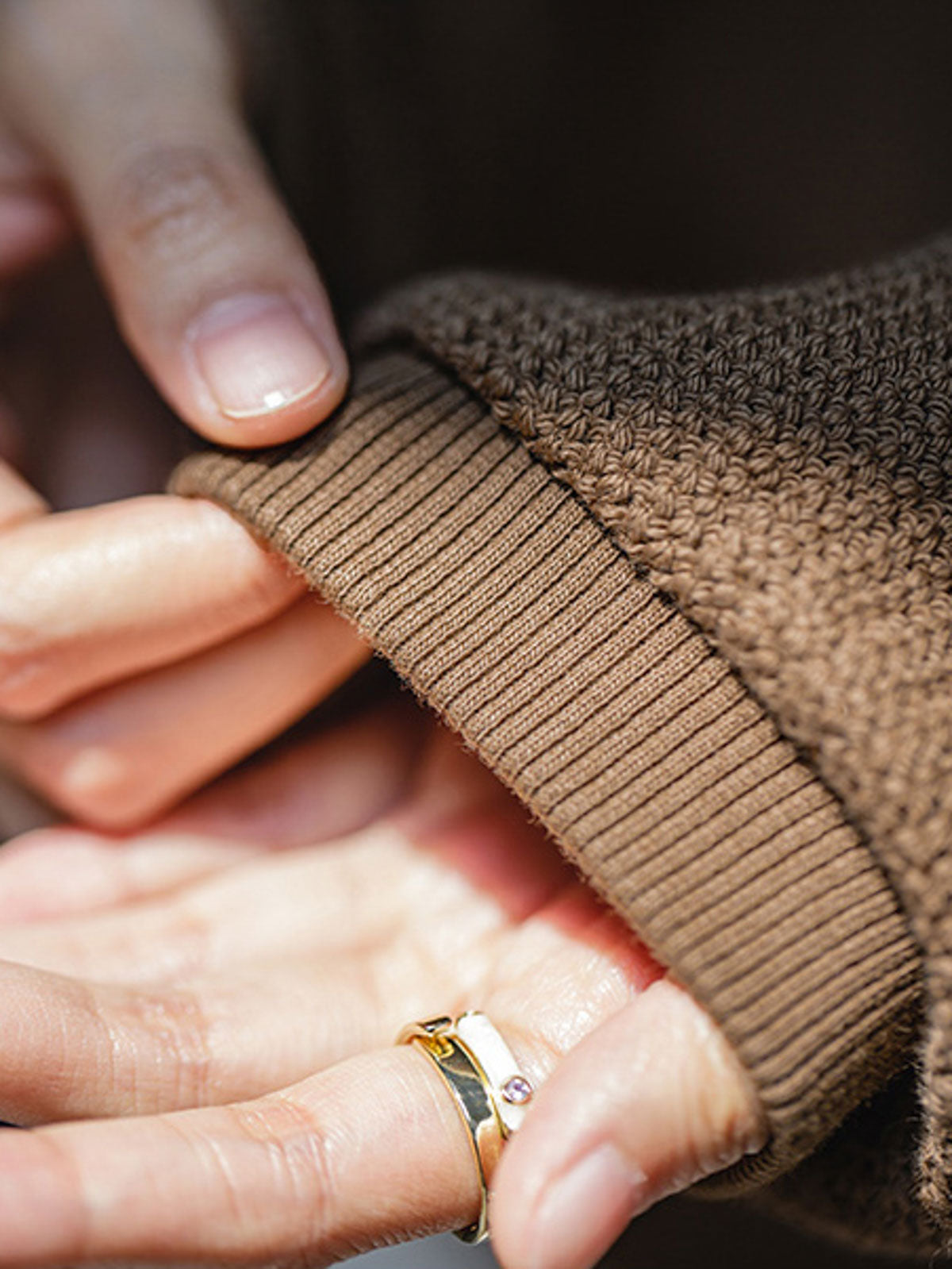 詳細画像:プルオーバーの麦穂テクスチャーの詳細