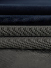 詳細画像: マジックテープディテールとMA-1風アームポケットのデザイン