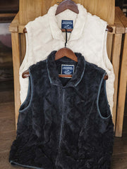 立体ケーブル編みフリースベストのフロントビュー