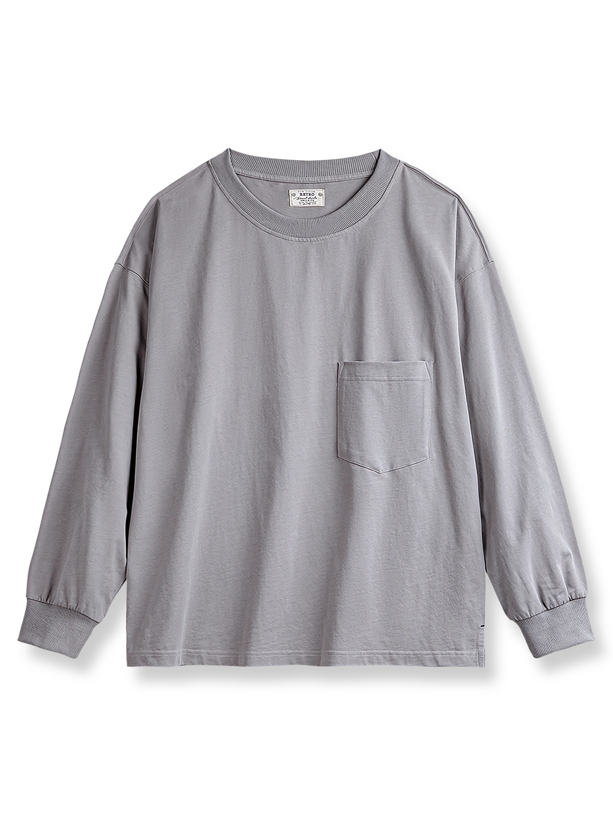 ポケットロングスリーブTシャツの正面画像。クラシックなアメリカンデザインで快適かつ耐久性あり。