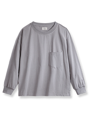 ポケットロングスリーブTシャツの正面画像。クラシックなアメリカンデザインで快適かつ耐久性あり。