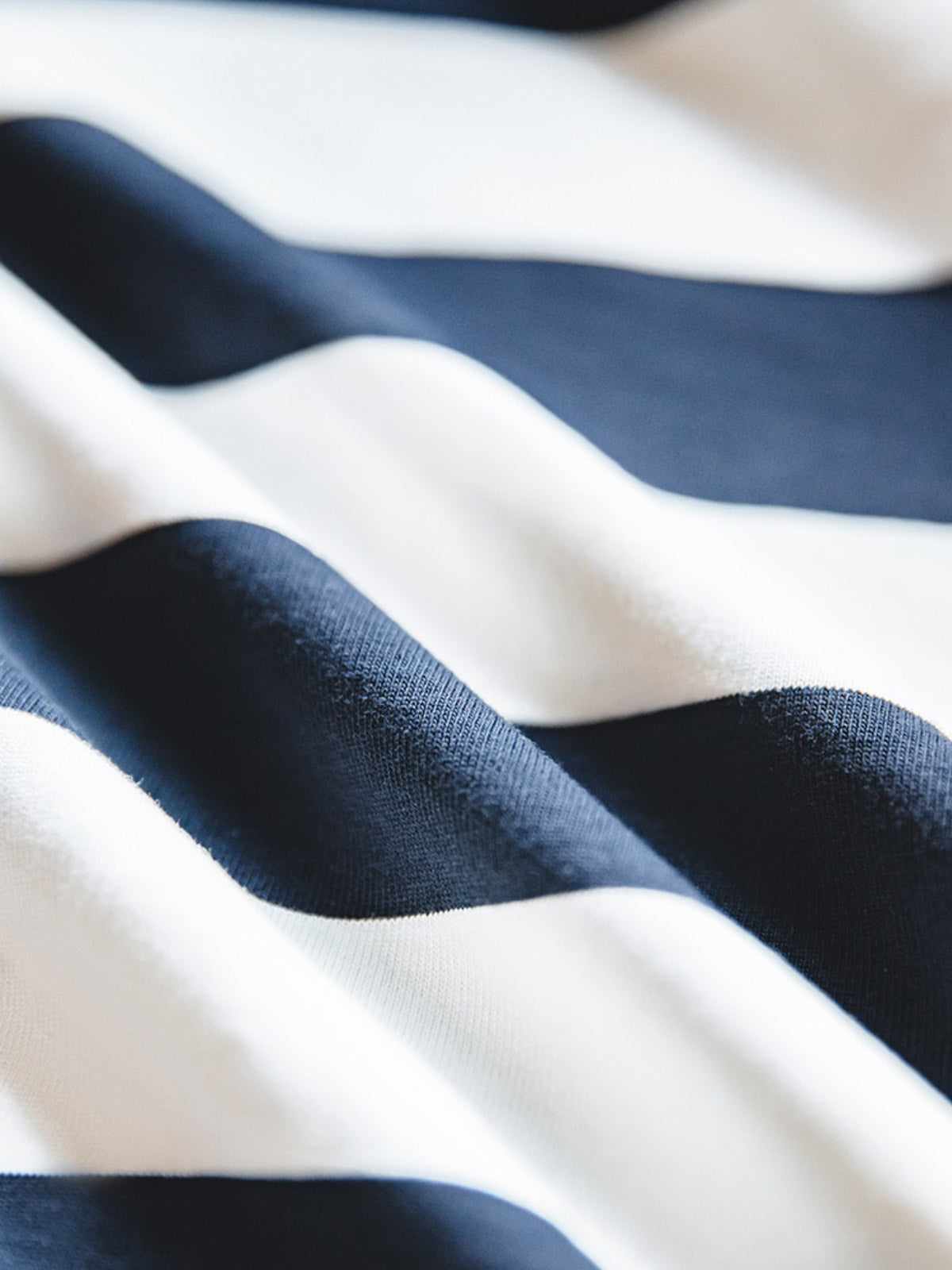 詳細画像:長袖Tシャツの裾スリット詳細図