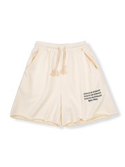 レトロスタイルのレタープリントカジュアルショートパンツ正面展示