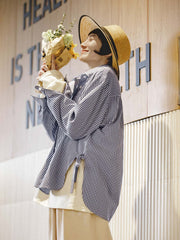 ブルーとホワイトのチェック柄シャツ