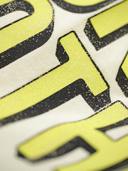 個性的なプリント半袖Tシャツ