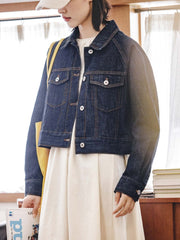 詳細画像:デニムジャケットの大きなポケットと工字ボタンのディテール