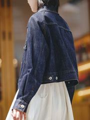 モデル画像:モデルが着用したホワイトデニムジャケットのコーディネート