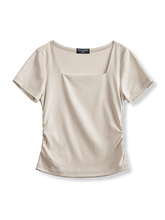 製品画像: フレンチスタイルのスクエアネック シャーリング スリムフィット 半袖Tシャツの全身展示画像