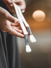 詳細画像:ワイドレッグパンツのゴムバンドと垂感素材の詳細