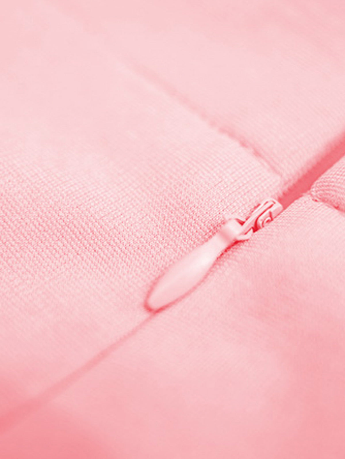 詳細画像:フレアスカートのハイウエストデザインとファスナーのディテール