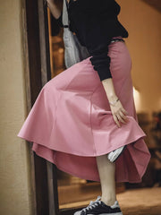 詳細画像:フレアスカートのハイウエストデザインとファスナーのディテール