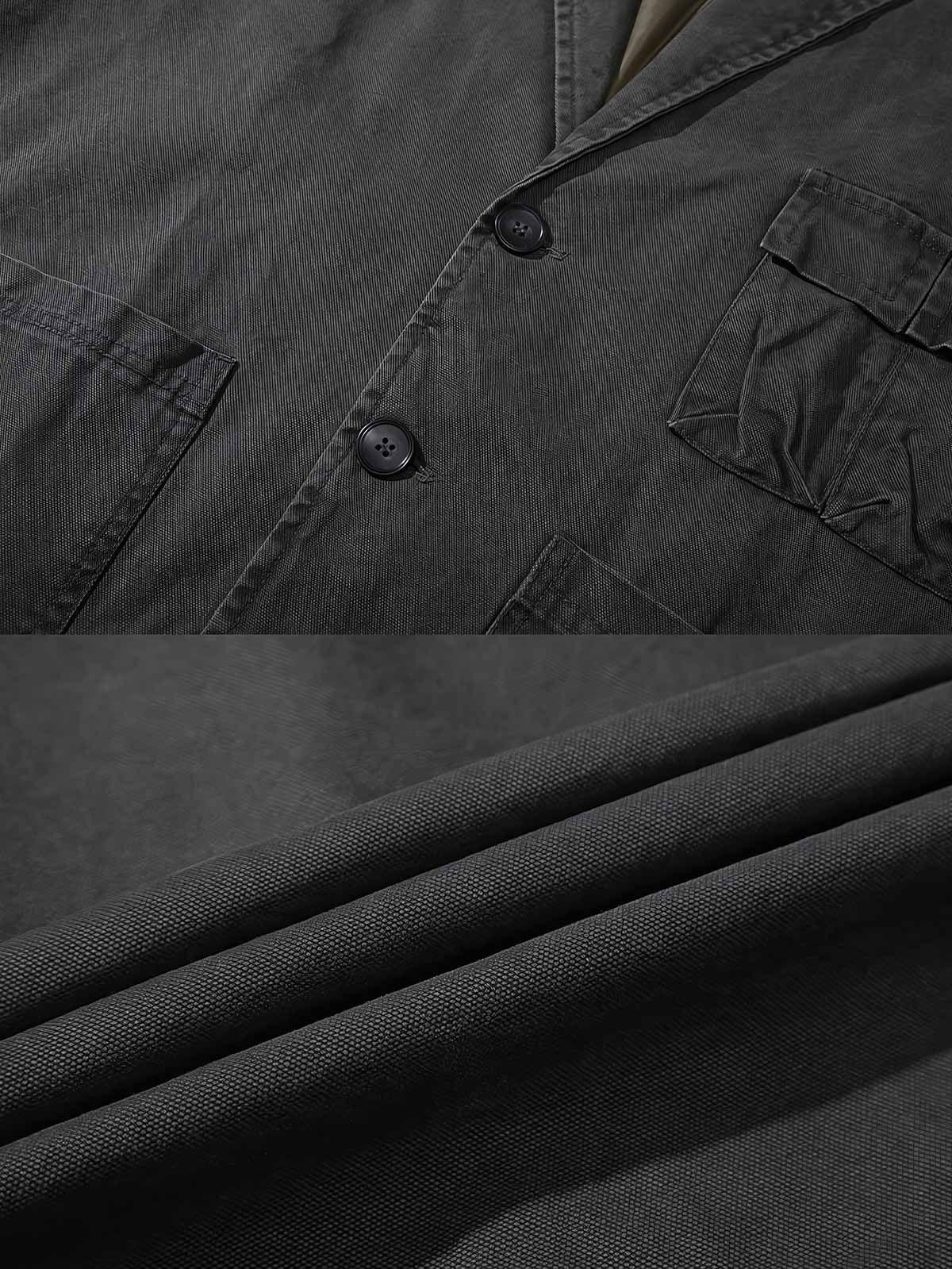 製品画像
"フレンチワークウォッシュドカジュアルスーツ、クラシックなフレンチワークウェアとスーツデザインを融合、100%コットン素材使用、ウォッシュ加工でヴィンテージ感を引き出した、タフさと優雅さを兼ね備えたカジュアルスーツ"
詳細画像
"フレンチワークウォッシュドカジュアルスーツのディテール、クラシックなテーラードカラーとポケットデザイン、ヴィンテージ感を引き出したウォッシュ加工、100%コットン素材で柔らかく立体感のある手触り、快適なポリエステル裏地"