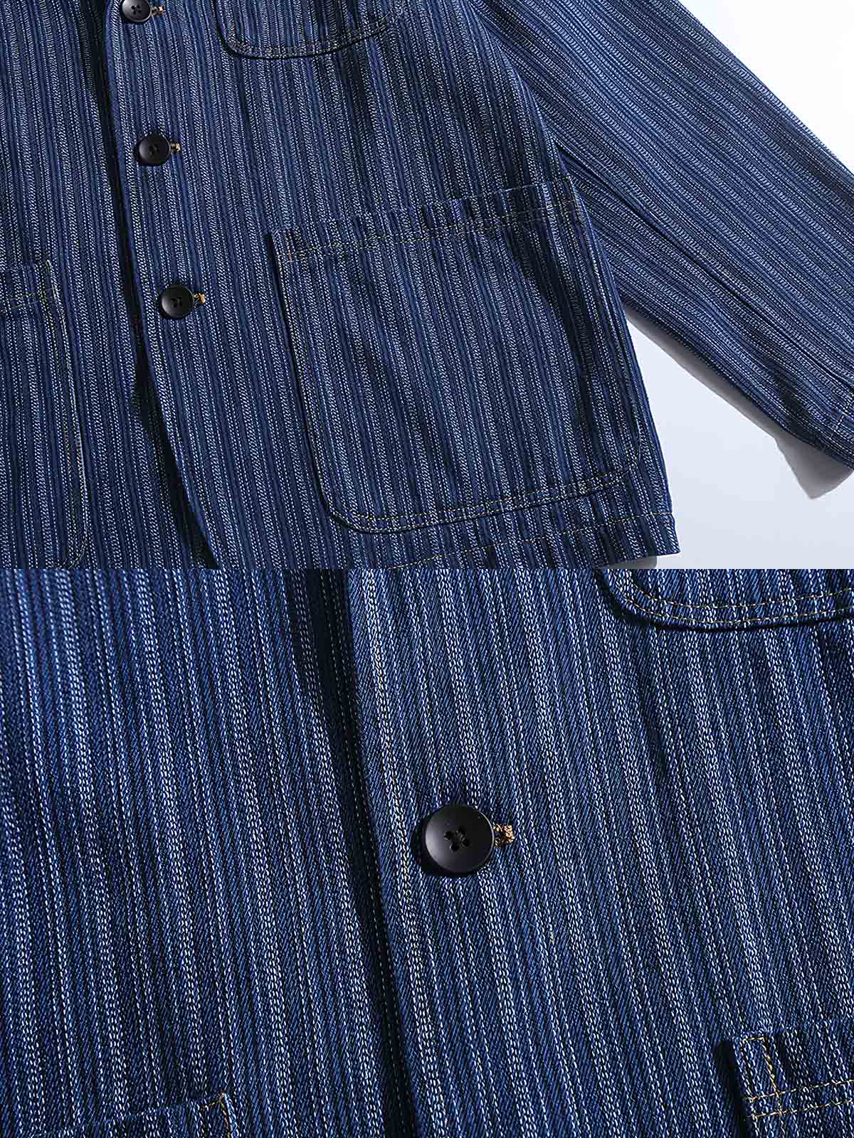 製品画像:
「フレンチヴィンテージスタイルとクラシックなスーツデザインが融合したストライプ ワークスーツ ジャケット。縦ストライプ生地を採用し、ルーズフィットシルエットが快適さとエレガントさを両立。正面全体のデザイン展示図。」
詳細画像:
「ストライプ ワークスーツ ジャケットのボタンディテールと大容量ポケットをクローズアップ。3つのボタンがアクセントとなり、ワークウェアの実用性を強調する縦ストライプ生地のディテール写真。」