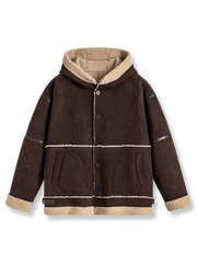 製品画像
「パッチワーク フード付き ボアライニング 保温ジャケット全体像。柔らかなフェイクシープスキン素材とヴィンテージ感を演出するデザインが特徴」
詳細画像
「パッチワーク フード付き ボアライニング 保温ジャケットのディテール。滑らかなボアライニングと丁寧なパッチワークステッチのクローズアップ」