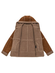 製品画像
「パッチワーク フード付き ボアライニング 保温ジャケット全体像。柔らかなフェイクシープスキン素材とヴィンテージ感を演出するデザインが特徴」
詳細画像
「パッチワーク フード付き ボアライニング 保温ジャケットのディテール。滑らかなボアライニングと丁寧なパッチワークステッチのクローズアップ」