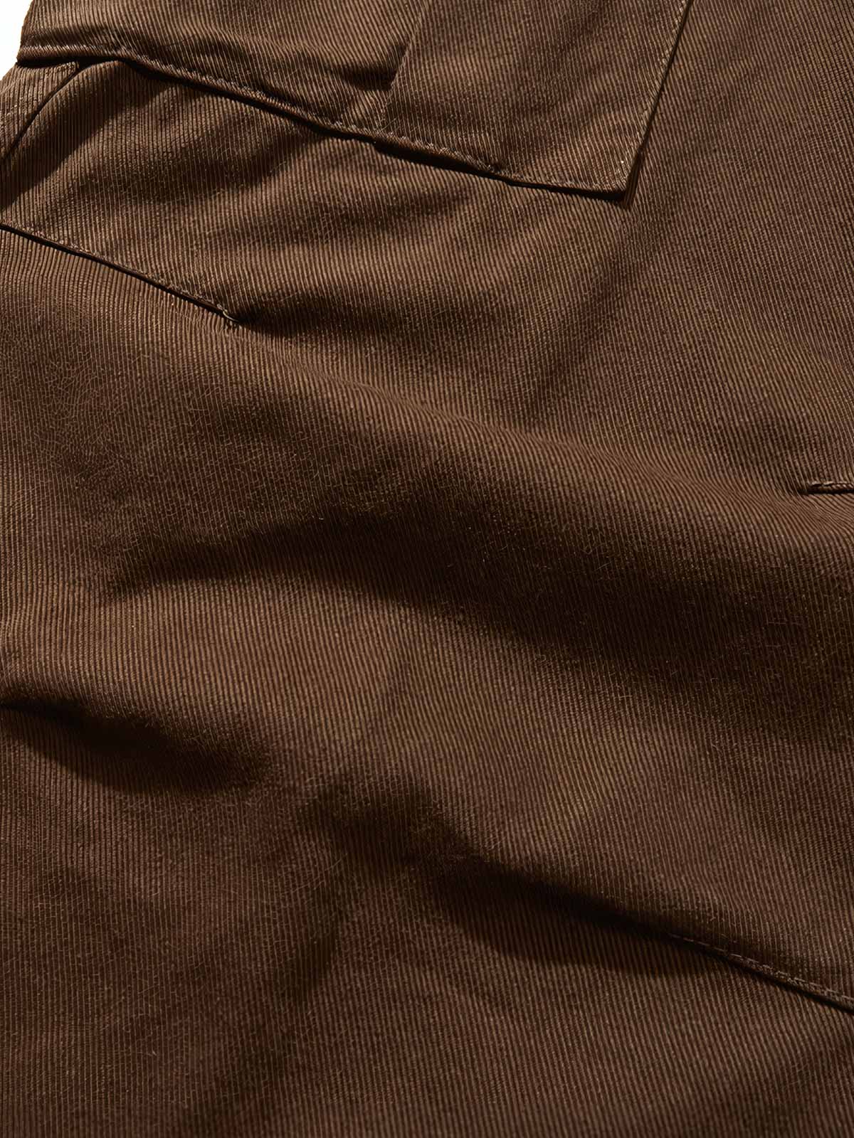 製品画像
ウォッシュドクラッシュ加工カーゴパンツ、ヴィンテージ感のあるクラッシュデザイン、精緻な水洗い加工で柔らかな生地感、カジュアルでストリート感を強調、実用的な大きなポケットがアクセント
詳細画像
ウォッシュドクラッシュ加工によるヴィンテージスタイル、柔らかなコットン生地、シンプルなストレートカットシルエット、大きなポケットが特徴的で実用性が高い、リラックスしたカジュアルスタイルに最適