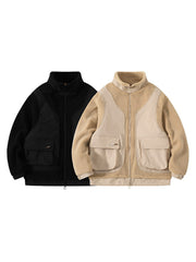 製品画像
"ラムスキン カラーブロック ハイネック 中綿ジャケット、フェイクレイヤーデザインを採用したダブルジップデザイン、軽量で暖かく、視覚的に重ね着感を演出しながら実用性を兼ね備えたジャケット"
詳細画像
"ラムスキンカラーブロックジャケット、ダブルジップとハイネックデザインで暖かさとスタイリッシュさを両立、フェイクレイヤーデザインと大容量ポケットで機能性を高めた精緻なディテール"